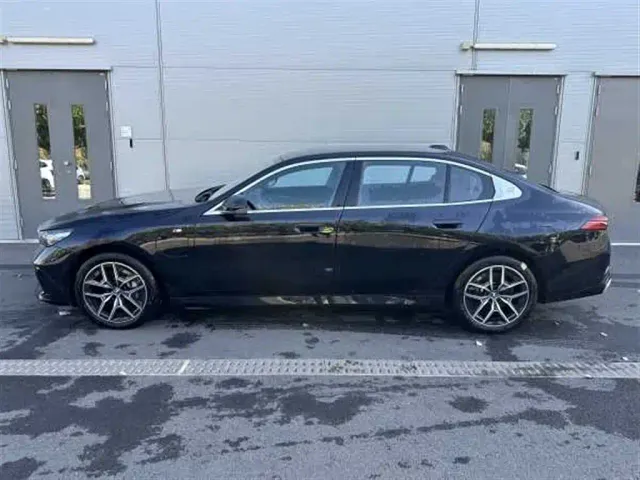 BMW i5 — Фото автомобиля 3