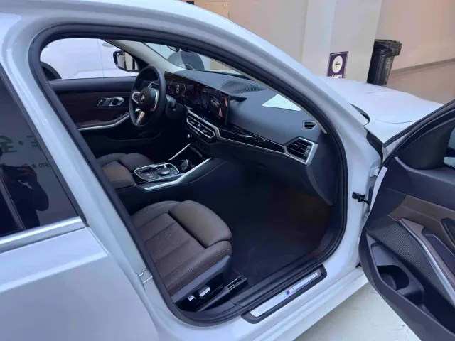 BMW 3 Series — Фото автомобиля 10