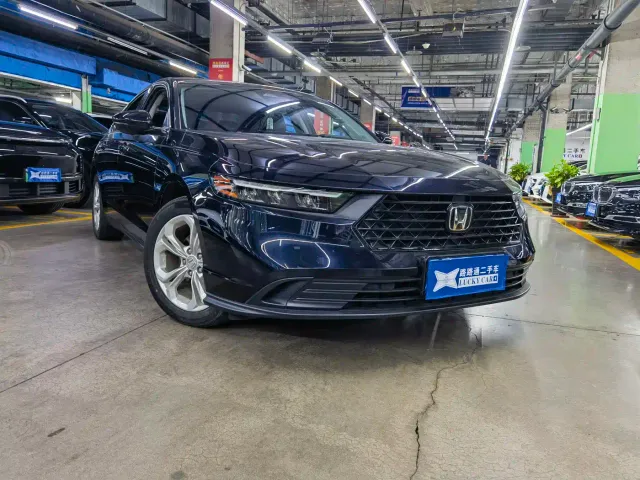 Honda Accord — Фото автомобиля 3