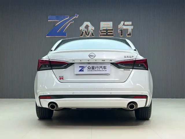Nissan Teana — Фото автомобиля 4