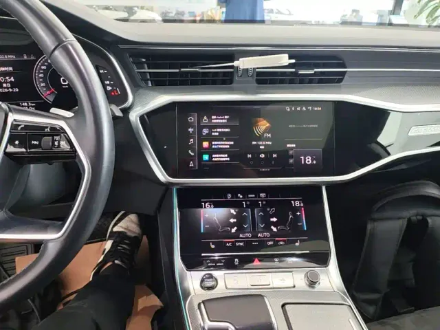 Audi A7L — Фото автомобиля 12