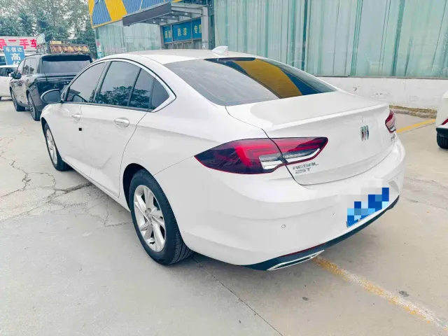 Buick Regal — Фото автомобиля 3
