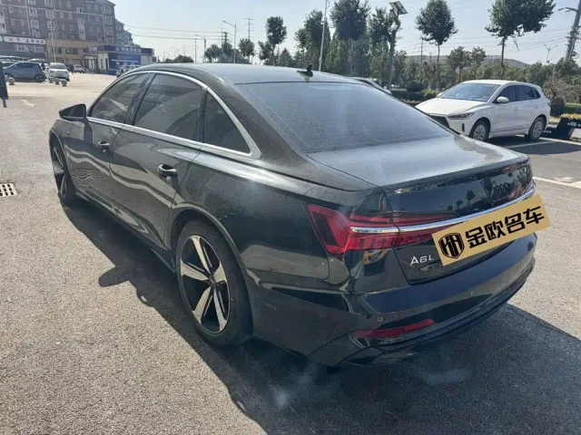 Audi A6L — Фото автомобиля 9