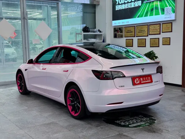 Tesla Model 3 — Фото автомобиля 5