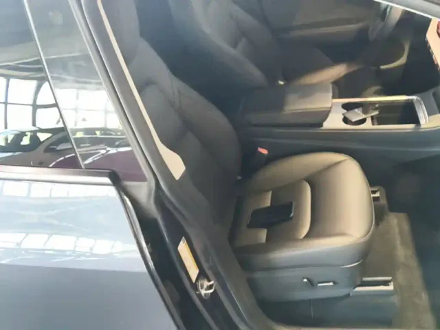 Tesla Model Y — Фото автомобиля 24