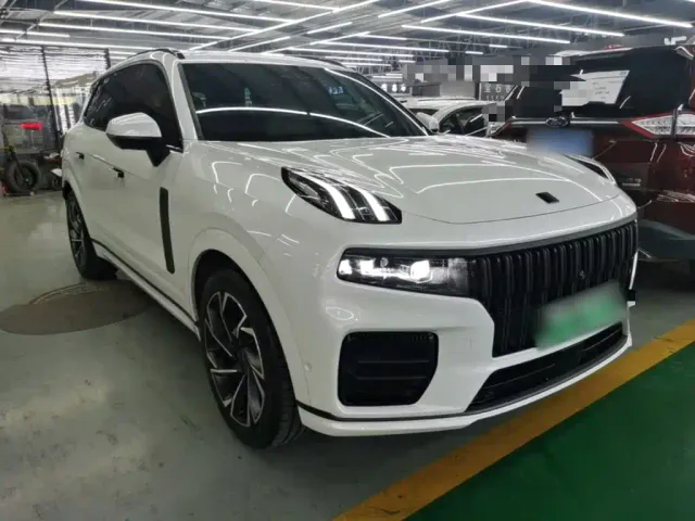 Lynk & Co 09 EM-P — Фото автомобиля 3