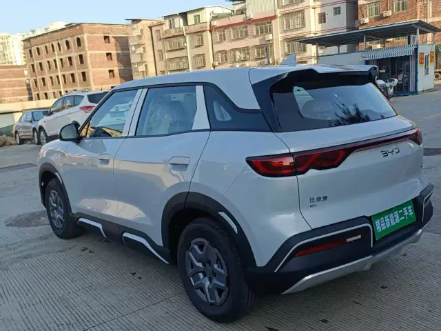 BYD Yuan UP — Фото автомобиля 9