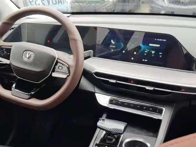 Changan Eado — Фото автомобиля 4