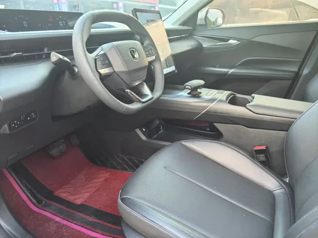 Changan Eado — Фото автомобиля 4