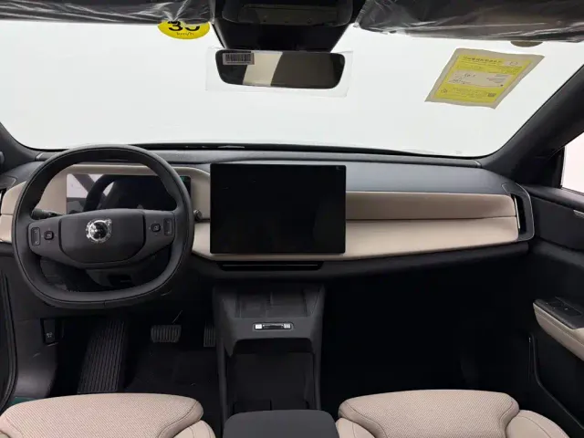 Volvo XC70 Plug-in Hybrid — Фото автомобиля 9