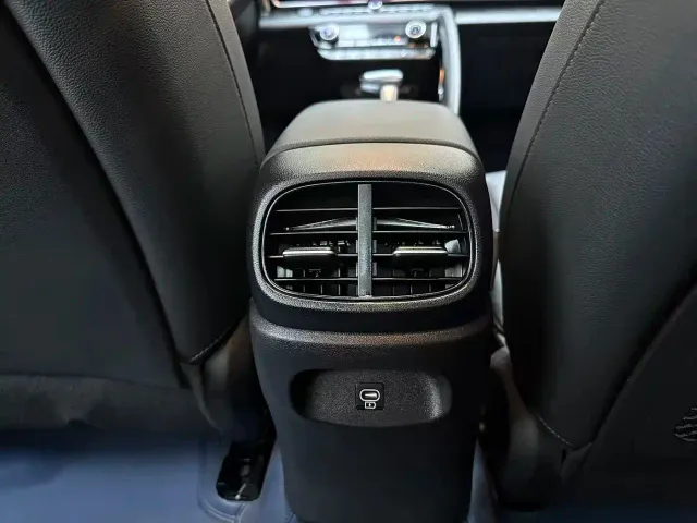 Hyundai Elantra — Фото автомобиля 15