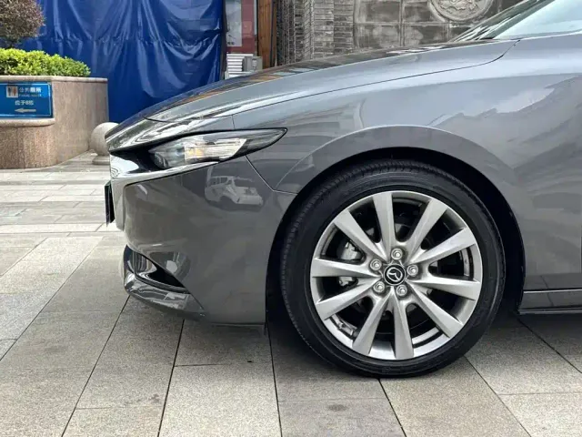 Mazda Axela — Фото автомобиля 22