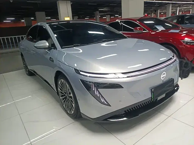 Nissan N7 — Фото автомобиля 3