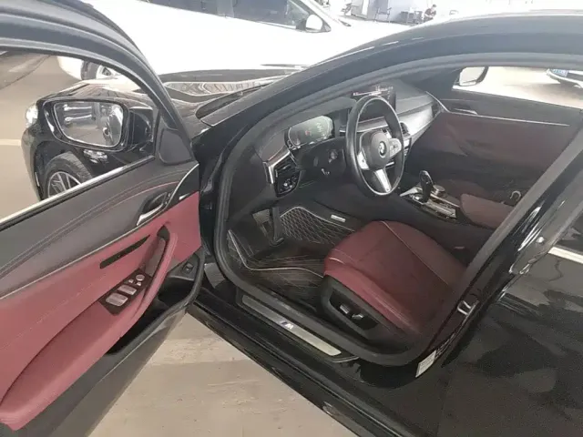 BMW 5 Series — Фото автомобиля 15