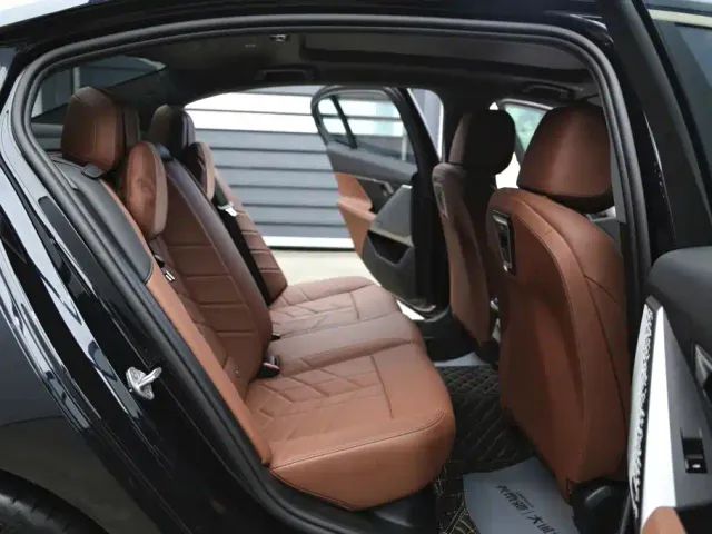 BMW 5 Series — Фото автомобиля 24