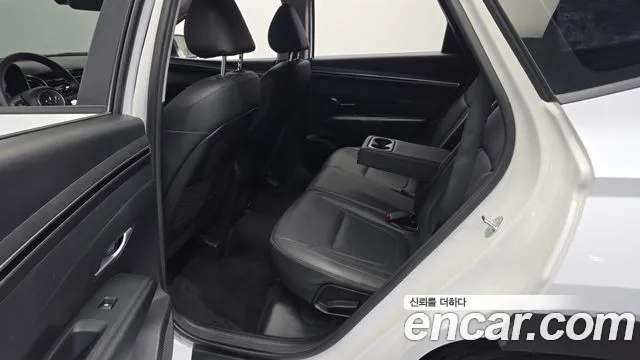 Hyundai Tucson Tucson (NX4) Дизель 2.0 4WD — Фото автомобиля 12