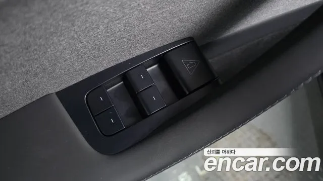Tesla Model Y — Фото автомобиля 24