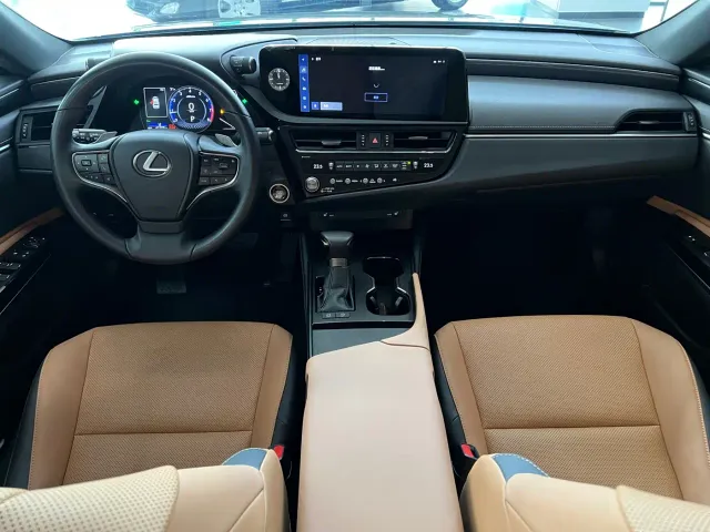Lexus ES — Фото автомобиля 10