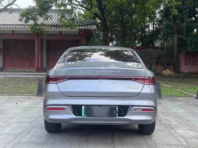 BYD Qin PLUS — Фото автомобиля 5