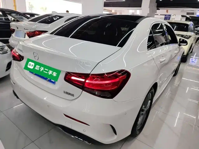 Mercedes-Benz Mercedes-Benz A-Class 2022 A 180 L Sport Sedan — Фото автомобиля 4