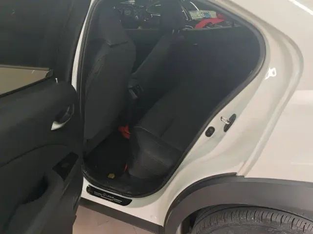 Lexus UX — Фото автомобиля 11