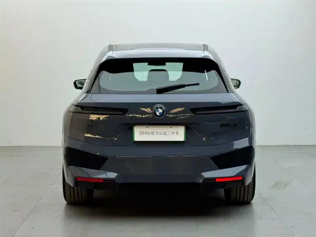 BMW iX M60 — Фото автомобиля 5