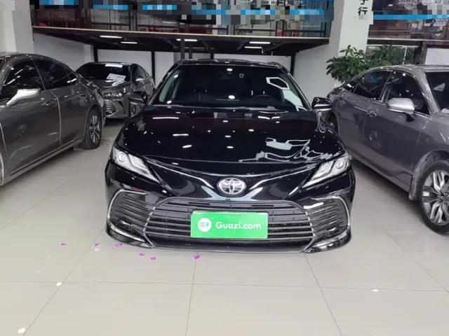 Toyota Camry — Фото автомобиля 2