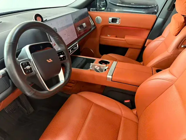 Li Auto L8 — Фото автомобиля 5