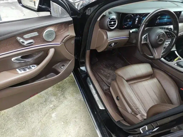 Mercedes-Benz E-Class — Фото автомобиля 15