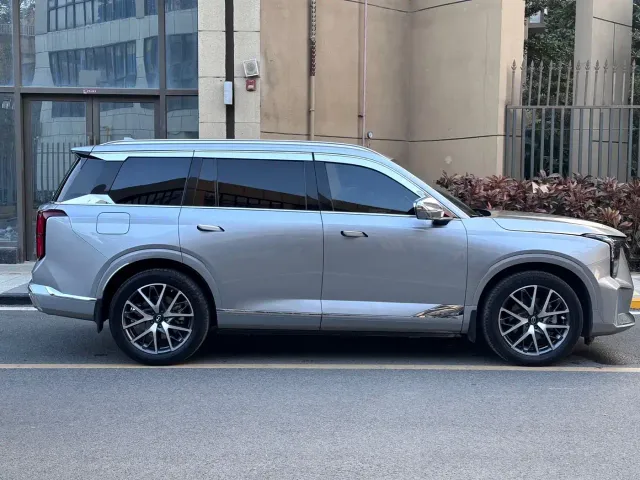 GAC Trumpchi GS8 — Фото автомобиля 15
