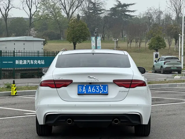 Jaguar XEL — Фото автомобиля 17