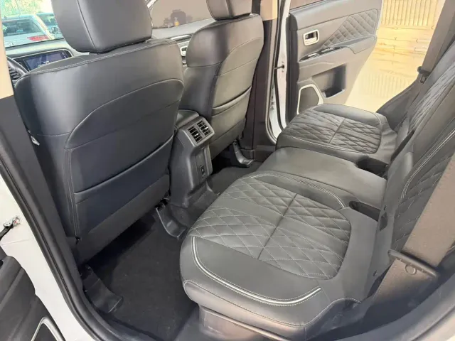 Mitsubishi Outlander — Фото автомобиля 15