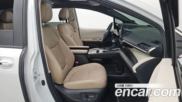 Toyota Sienna — Фото автомобиля 9