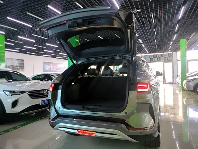 BYD Song PLUS — Фото автомобиля 18