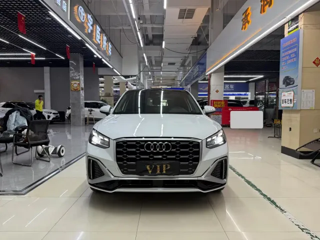Audi Q2L — Фото автомобиля 2