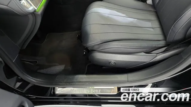 Mercedes-Benz E-Class — Фото автомобиля 27