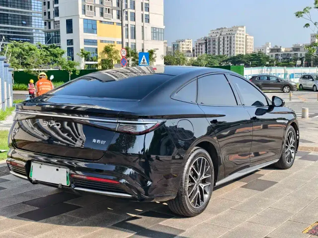BYD Seal 07 DM-i — Фото автомобиля 16