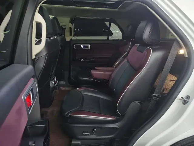 Ford Explorer — Фото автомобиля 17
