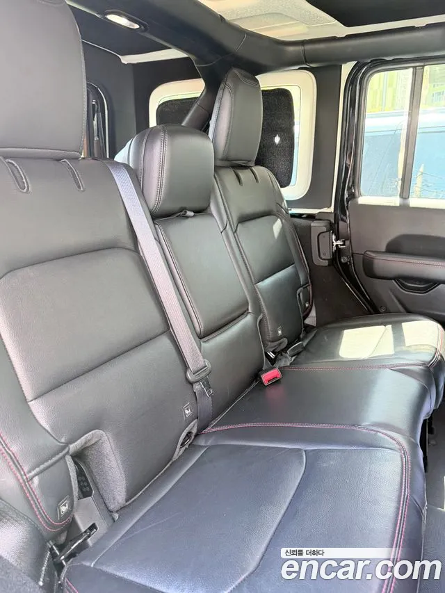Jeep Wrangler JL — Фото автомобиля 10