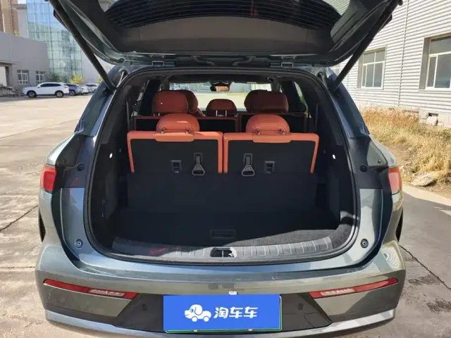 BYD Tang L — Фото автомобиля 4