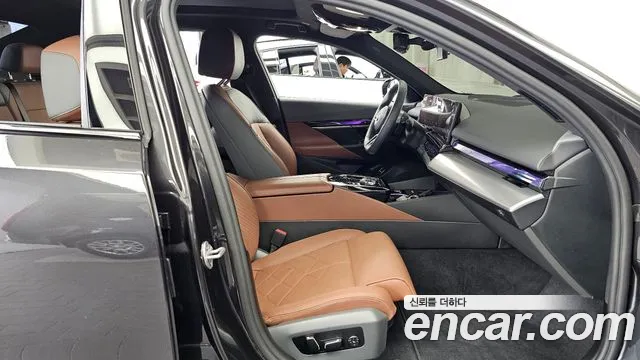 BMW 5-Series 5 серия (G60) 530i xDrive M Sport — Фото автомобиля 10
