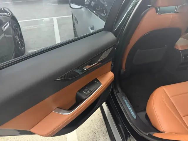 Jaguar XEL — Фото автомобиля 12