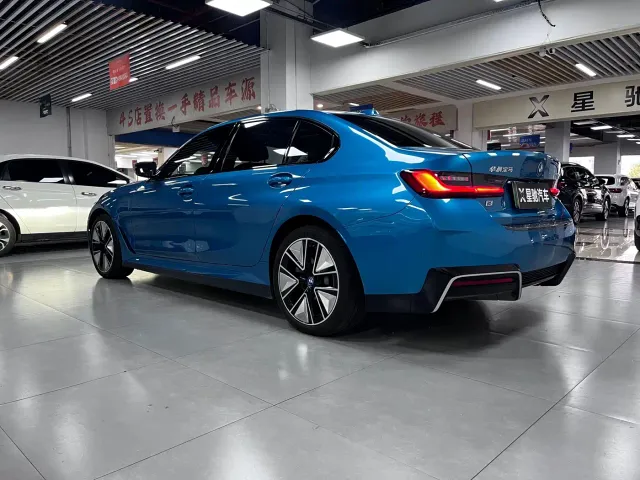 BMW i3 — Фото автомобиля 3