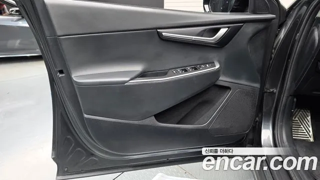 Kia EV6 — Фото автомобиля 13