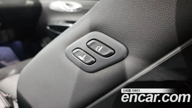 Genesis GV70 2.5T Бензин AWD — Фото автомобиля 30