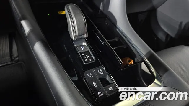 Toyota Alphard — Фото автомобиля 9
