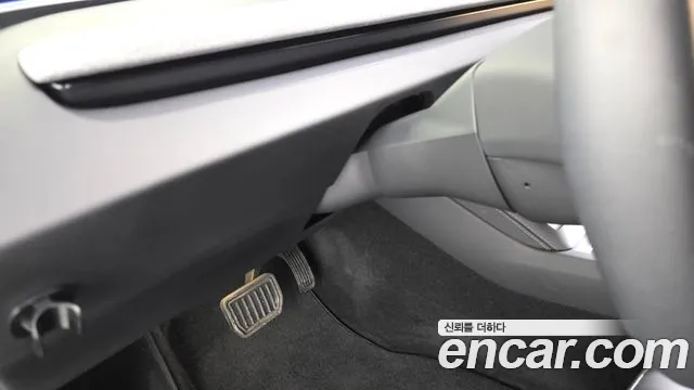 Tesla Model 3 — Фото автомобиля 26