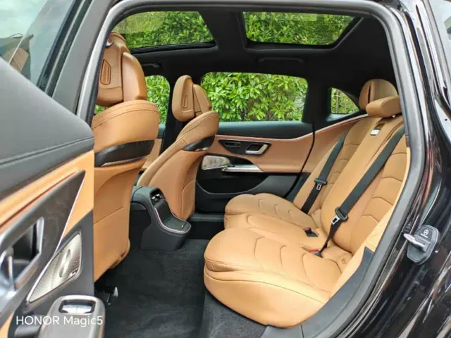 Mercedes-Benz E-Class — Фото автомобиля 7