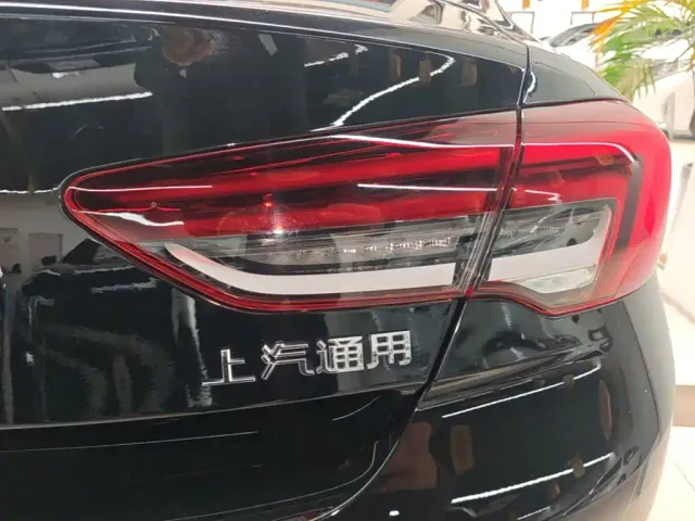 Buick Regal — Фото автомобиля 7