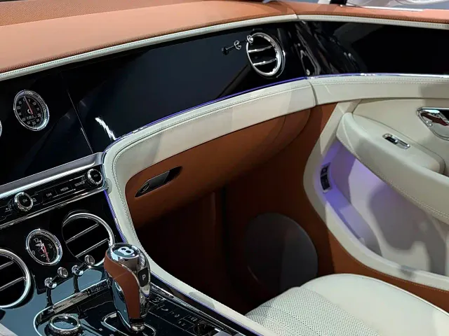 Bentley Continental — Фото автомобиля 6